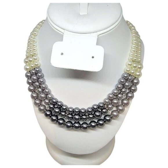 Gorgeous Ombre Necklace Tone of Gray  Whites Faux Pearl Three Strands - Picture 2 of 7